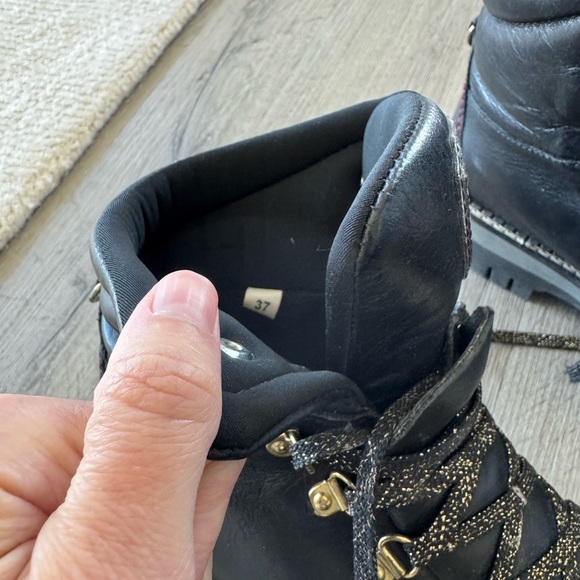 Italian Stylish Black Lace-Up Boots with Crest Detail - Picture 5 of 6